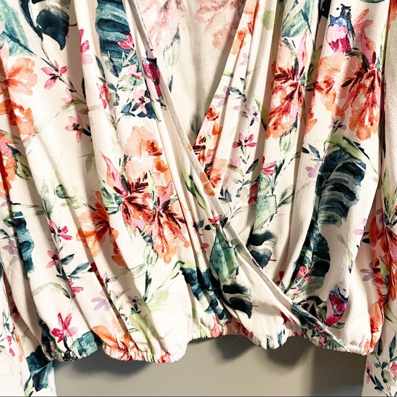 Sanctuary Tropical Wrap Blouse- Sm - Picture 3 of 5